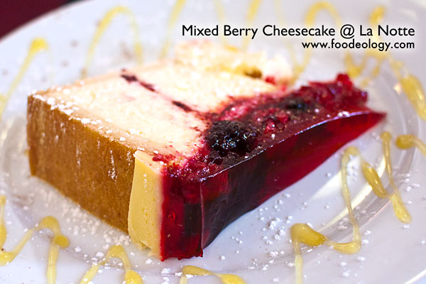 Mixed-Berry-Cheesecake_La-Notte