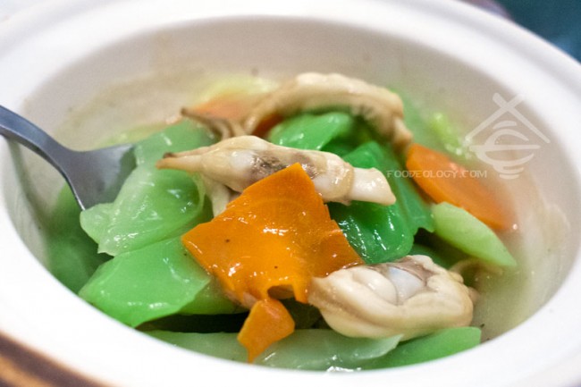 Braised-Bamboo-Clam-with-Mustard-Green_Putien