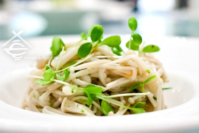 Spring-Sprouts-with-Enoki-Mushrooms_Putien