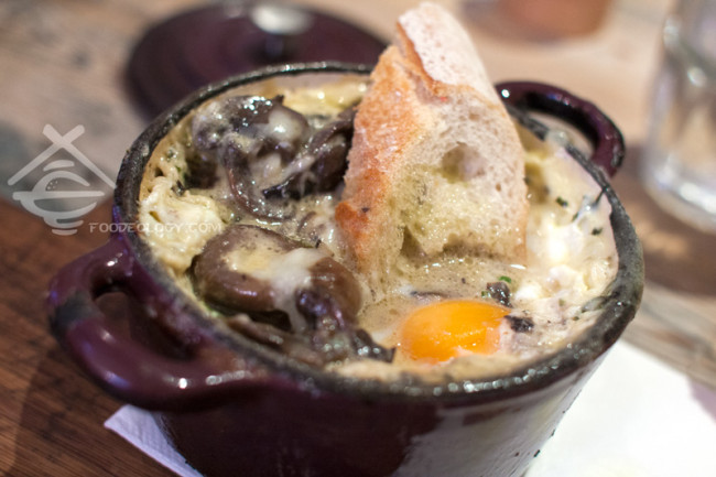 Baked-Eggs-with-Mushrooms-and-Bread_Hardware-Societe
