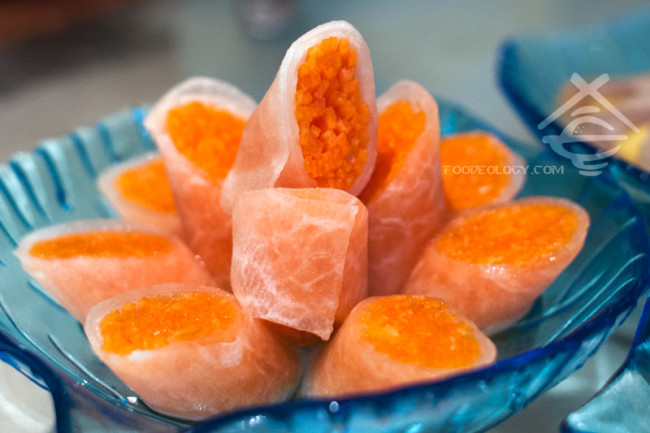 Chilled-Sliced-Radish-Wrapped-with-Sliced-Carrot_Si-Chuan-Dou-Hua